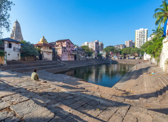 Walkeshwar Temple (Banganga Tank)